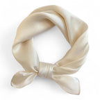 Petit foulard féminin confectionné en soie