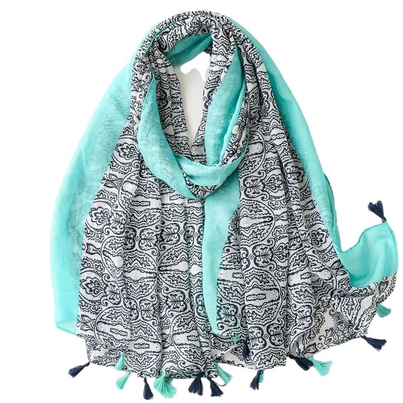 Pompon sur foulard chèche