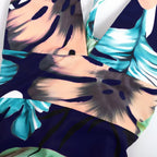 Robe à motif tropical pour la plage