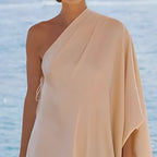 Robe asymétrique blanche pour la plage à épaule nue