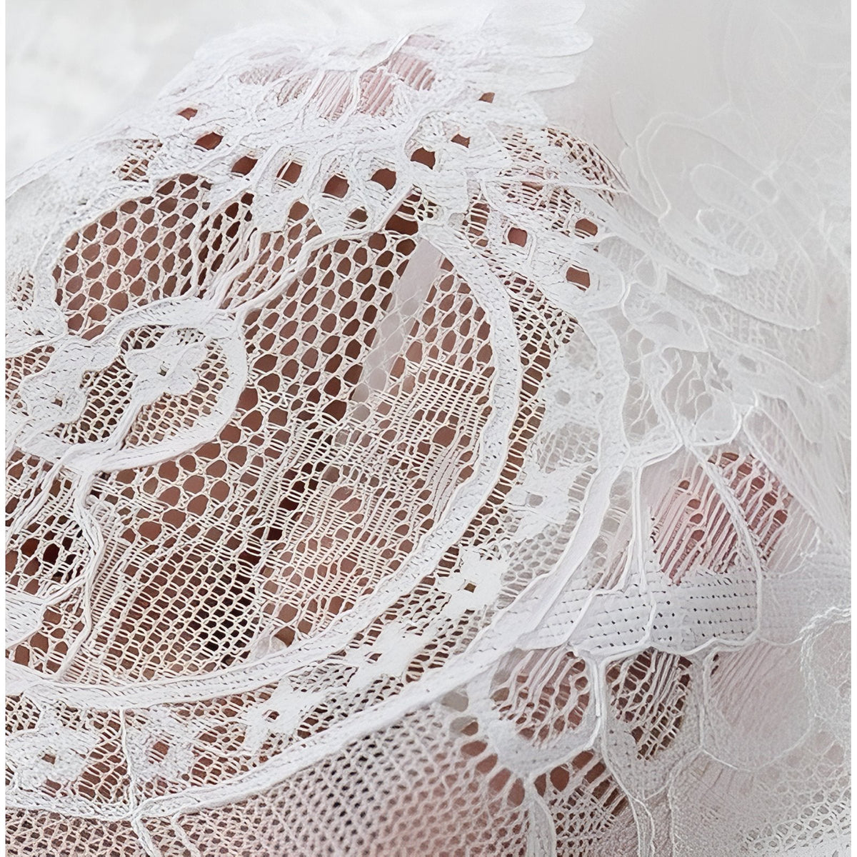Robe de type paréo en dentelle