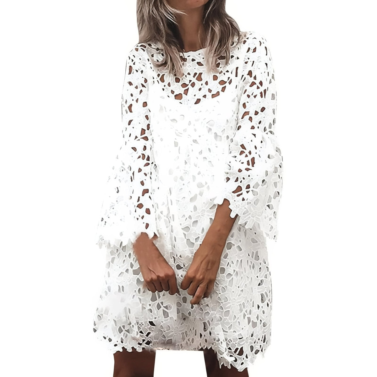 Robe d’été brodée à motif ajouré