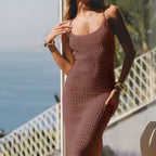 Robe en crochet aux couleurs variées dos nu