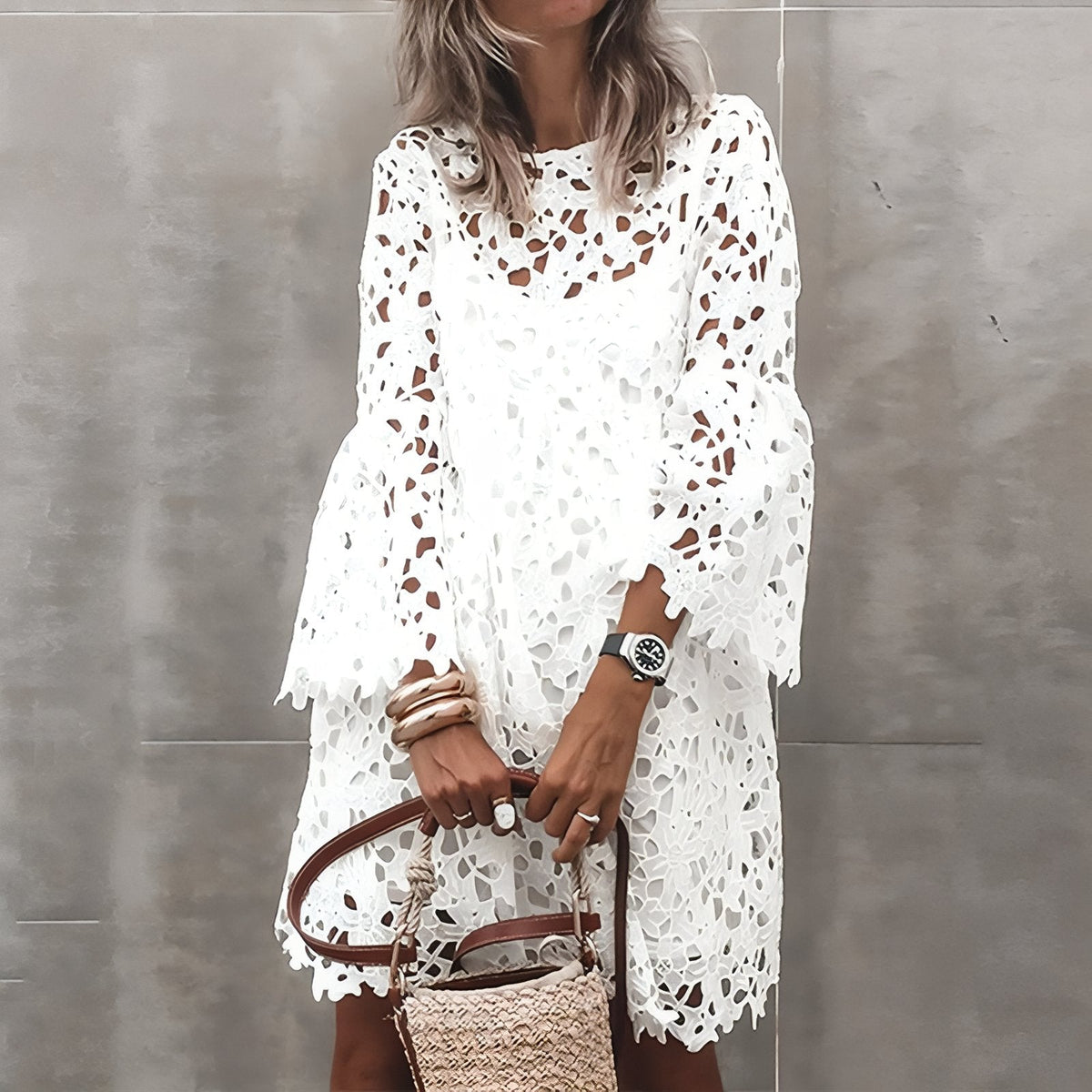 Robe estivale brodée au motif ajouré