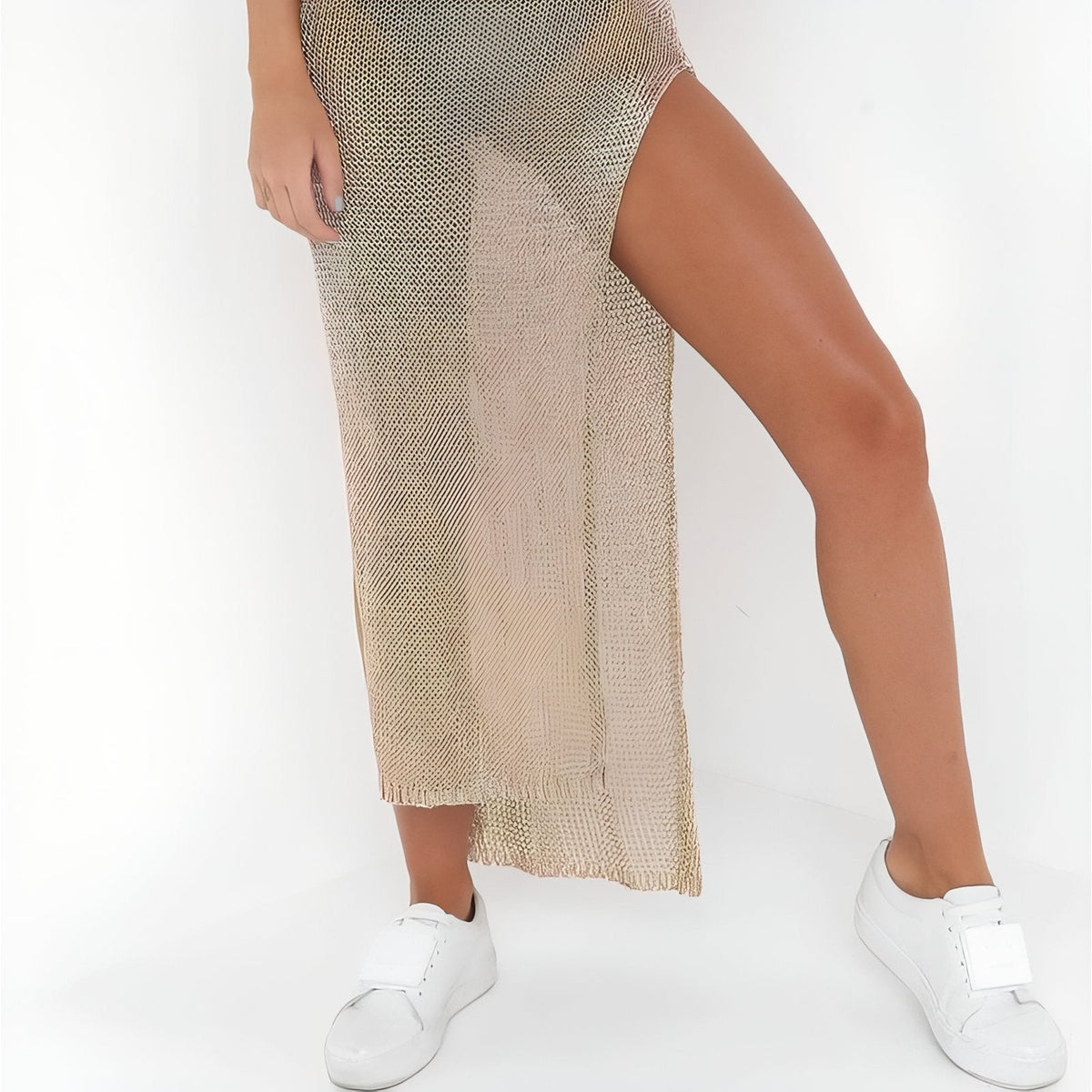 Robe estivale en crochet brillante avec bretelles