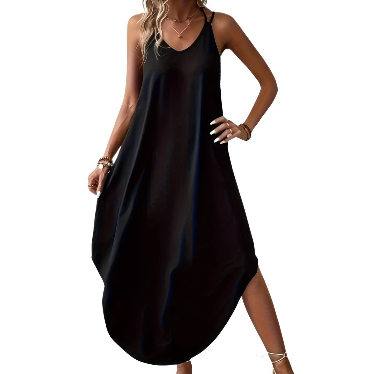Robe noire conçue pour la plage