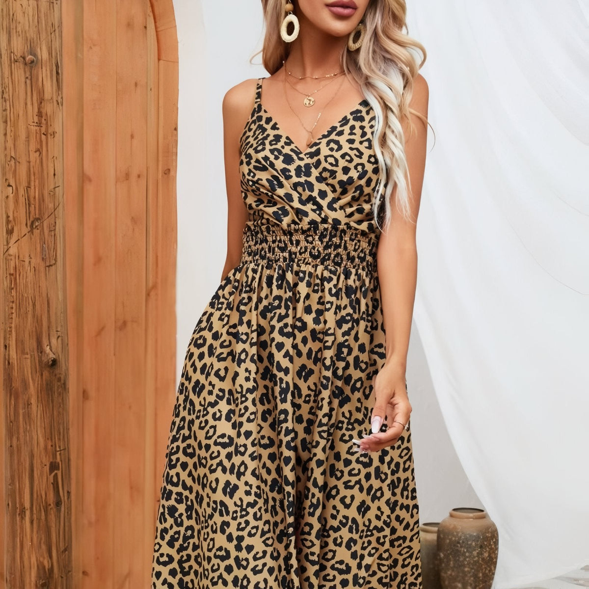 Robe plage ornée d’un motif léopard