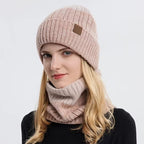 Snood et bonnet tricotés pour femme