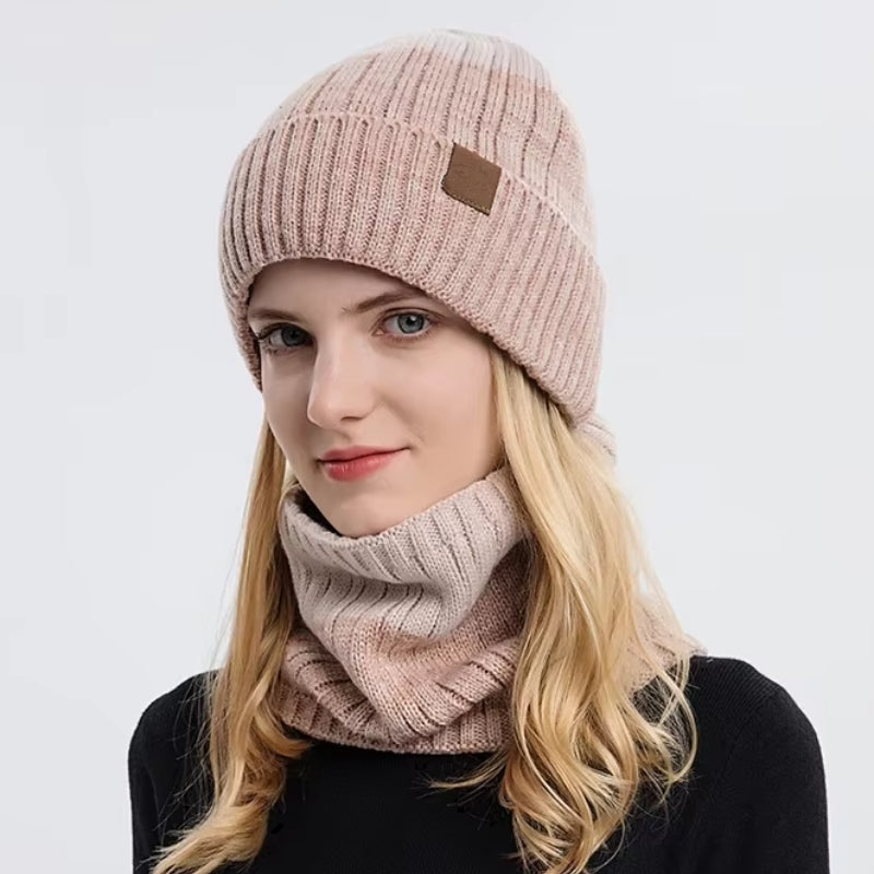 Snood et bonnet tricotés pour femme